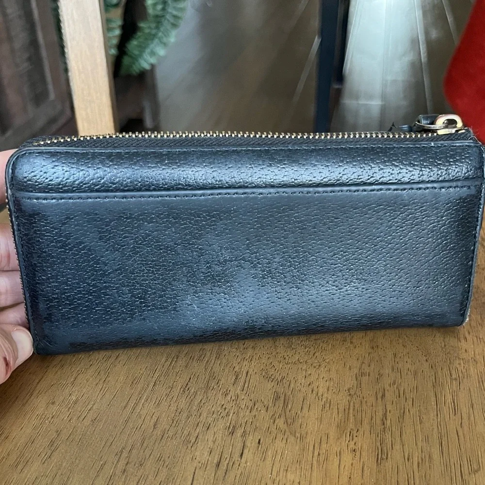 kate spade Matthews Street Nisha wallet